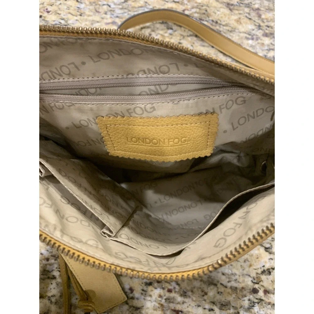 London Fog Women's Shoulder Bag Beije Honey Color